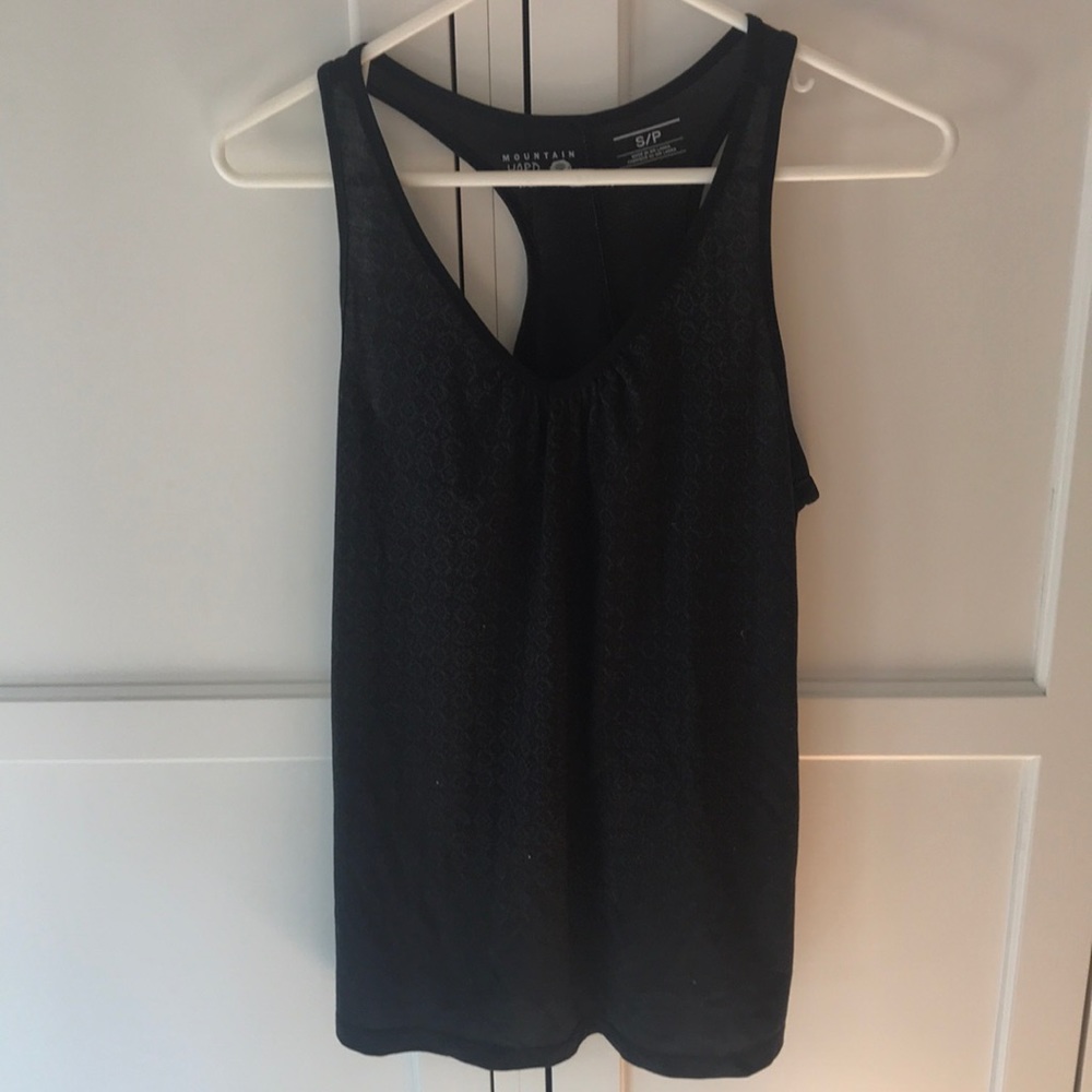 Mountain Hardware tank